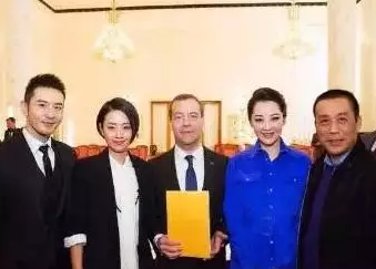 明星与领导，星光下的日常温情与互动