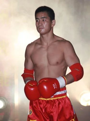 武林风董文飞最新比赛，自信与成就感的蜕变之路